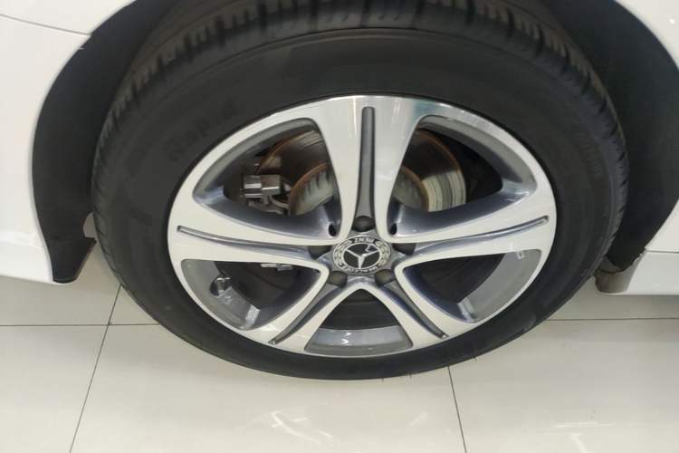 Used Mercedes-Benz C-Class 2021 C 260 L Sport Edition Right Rear Wheel Hub