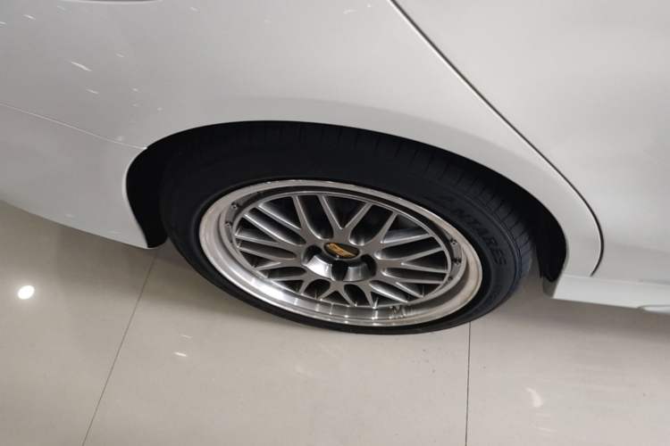 Used Mercedes-Benz C-Class 2021 C 200 L Fashion Edition Sport Version Right Rear Wheel Hub
