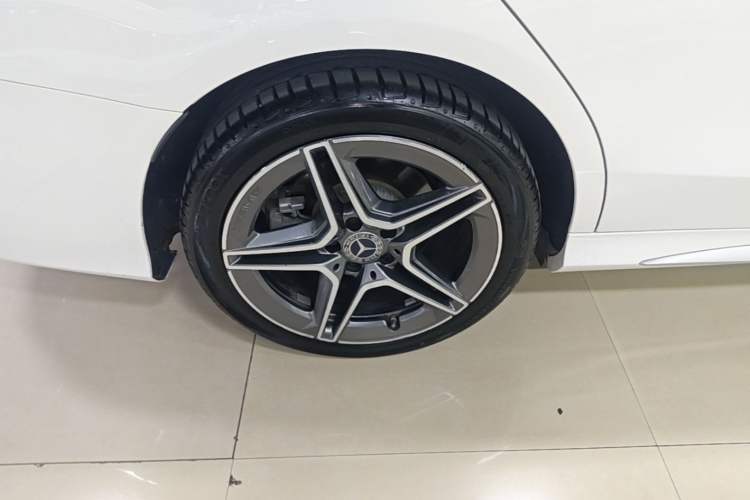 Used Mercedes-Benz C-Class 2021 C 260 L Sport Edition Star Collection Right Rear Wheel Hub