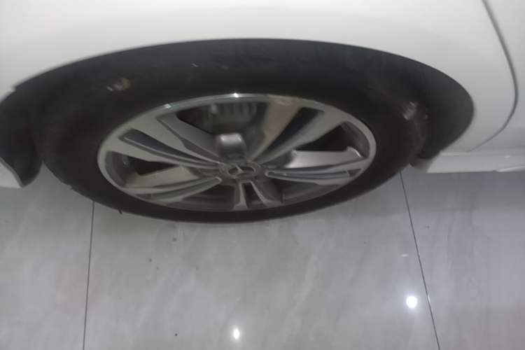 Used Mercedes-Benz C-Class 2021 C 200 L Fashion Edition Sport Version Right Rear Wheel Hub