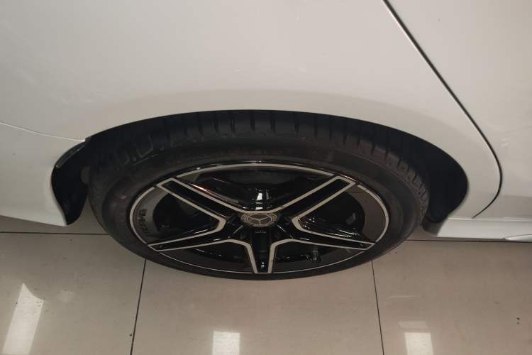 Used Mercedes-Benz C-Class 2021 C 260 L Sport Edition Star Collection Right Rear Wheel Hub