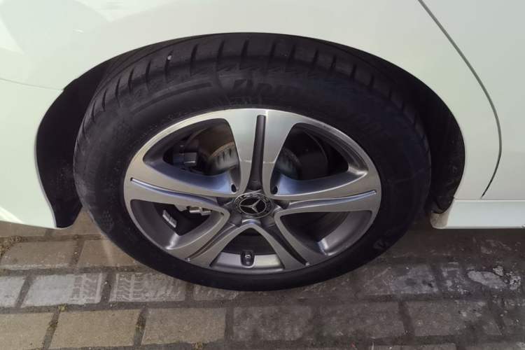 Used Mercedes-Benz C-Class 2021 C 260 L Sport Edition Right Rear Wheel Hub