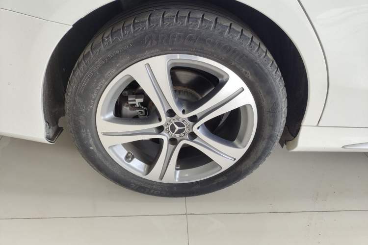 Used Mercedes-Benz C-Class 2021 C 260 L Sport Edition Right Rear Wheel Hub