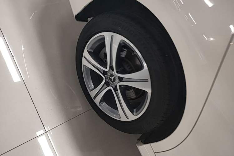Used Mercedes-Benz C-Class 2021 C 260 L Sport Edition Right Rear Wheel Hub