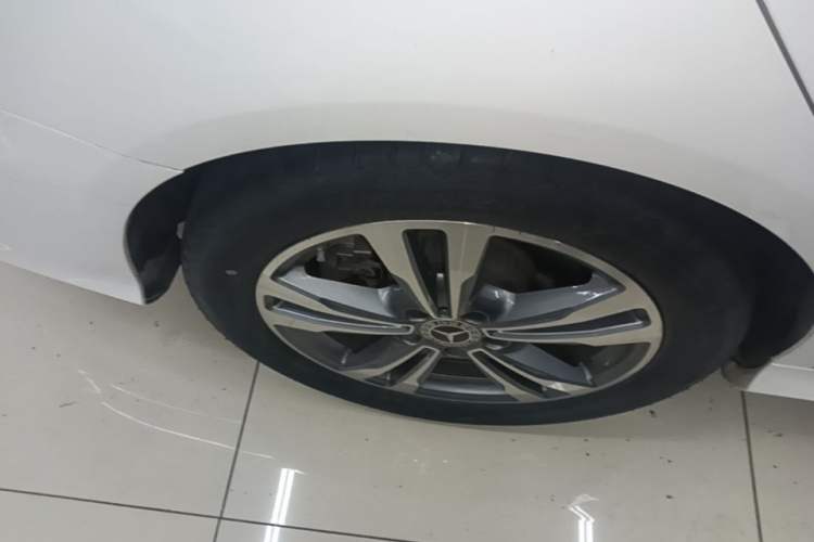Used Mercedes-Benz C-Class 2021 C 200 L Fashion Edition Sport Version Right Rear Wheel Hub