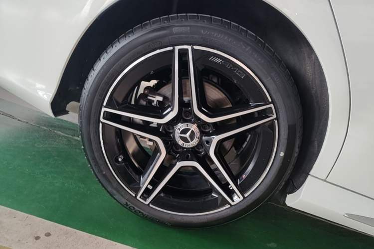 Used Mercedes-Benz C-Class 2021 C 260 L Sport Edition Star Collection Right Rear Wheel Hub