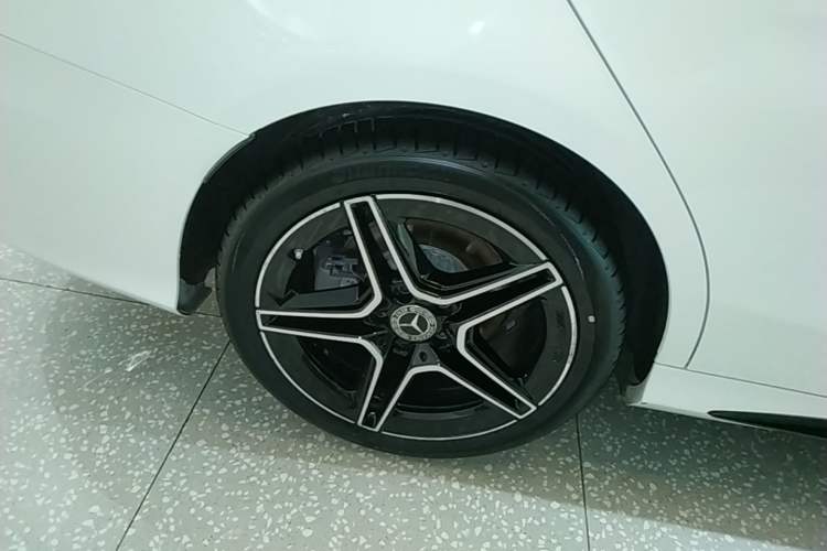 Used Mercedes-Benz C-Class 2021 C 260 Star Edition Right Rear Wheel Hub