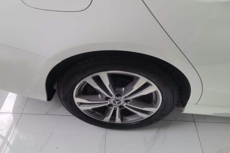 Used Mercedes-Benz C-Class 2021 C 200 L Fashion Edition Sport Version Right Rear Wheel Hub