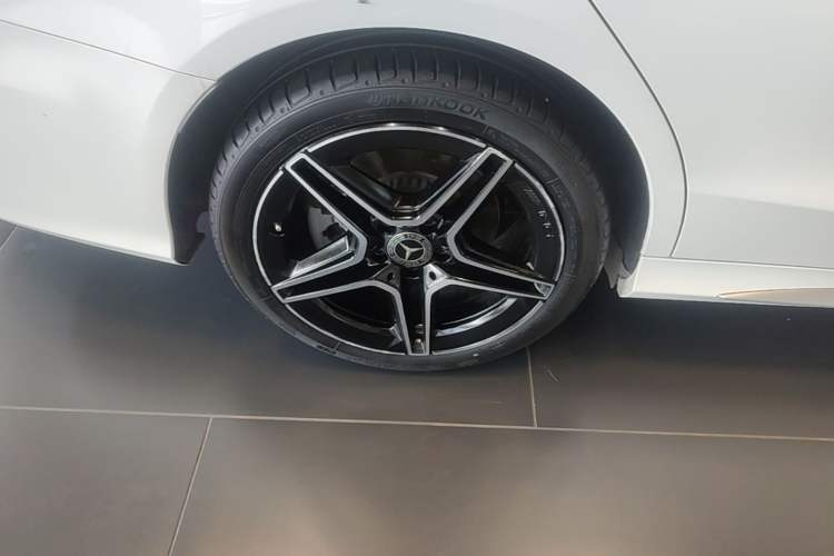 Used Mercedes-Benz C-Class 2021 C 260 L Sport Edition Star Collection Right Rear Wheel Hub