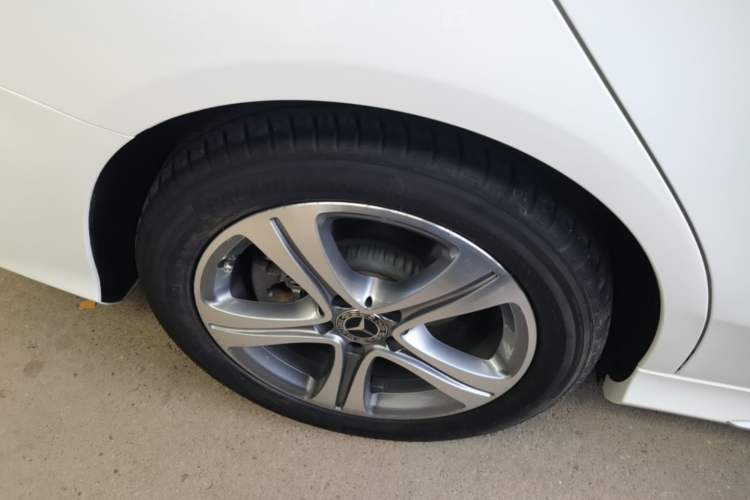 Used Mercedes-Benz C-Class 2021 C 260 L Sport Edition Right Rear Wheel Hub