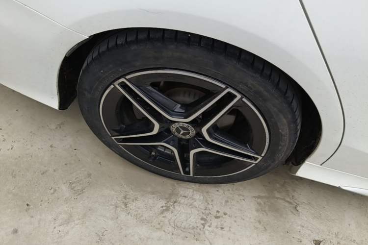 Used Mercedes-Benz C-Class 2021 C 260 L Sport Edition Star Collection Right Rear Wheel Hub