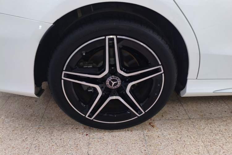 Used Mercedes-Benz C-Class 2021 C 260 L Sport Edition Star Collection Right Rear Wheel Hub
