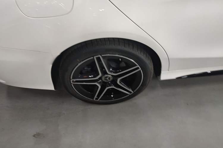 Used Mercedes-Benz C-Class 2021 C 260 Star Edition Right Rear Wheel Hub