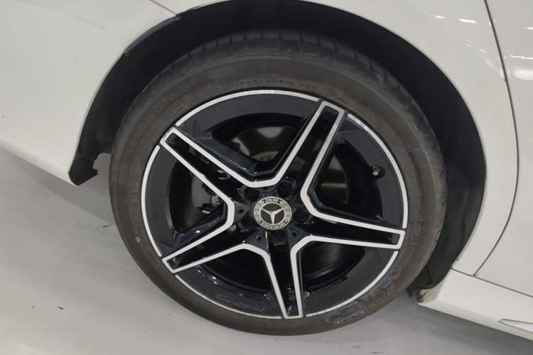 Used Mercedes-Benz C-Class 2021 C 260 L Sport Edition Star Collection Right Rear Wheel Hub