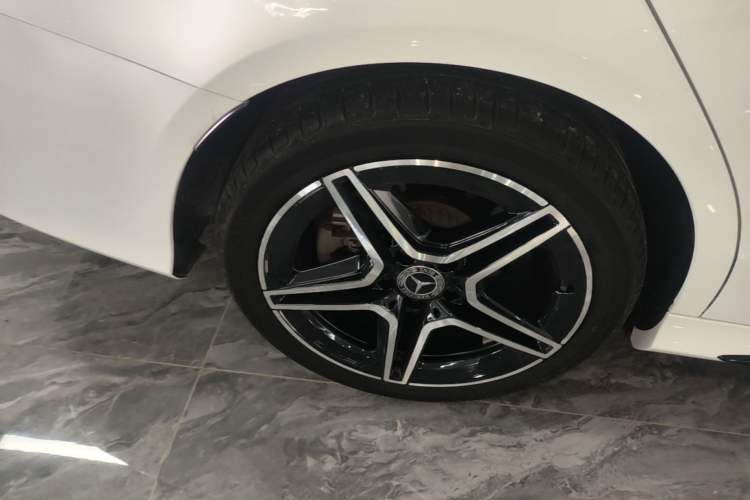 Used Mercedes-Benz C-Class 2021 C 260 Star Edition Right Rear Wheel Hub