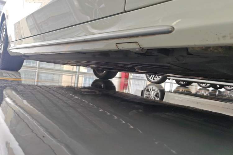 Used Mercedes-Benz C-Class 2021 C 260 L Sport Edition Right Side Sill