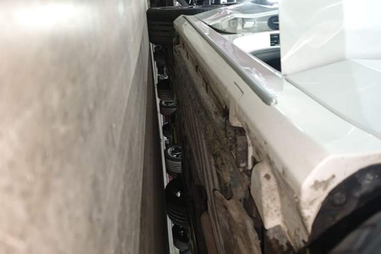 Used Mercedes-Benz C-Class 2021 C 260 L Sport Edition Star Collection Right Side Sill
