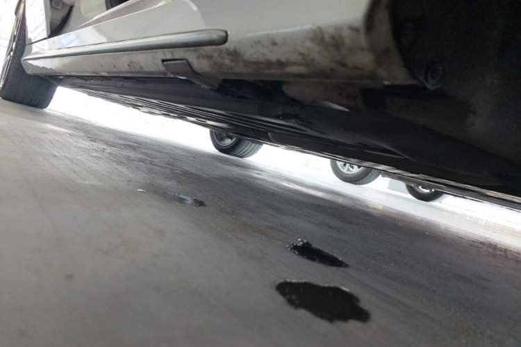 Used Mercedes-Benz C-Class 2021 C 260 L Sport Edition Star Collection Right Side Sill