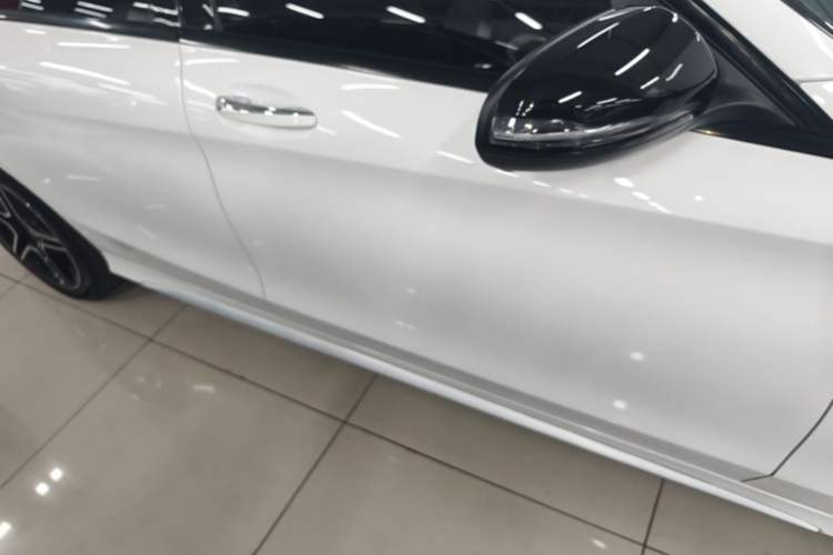 Used Mercedes-Benz C-Class 2021 C 260 L Sport Edition Star Collection Right Side Sill