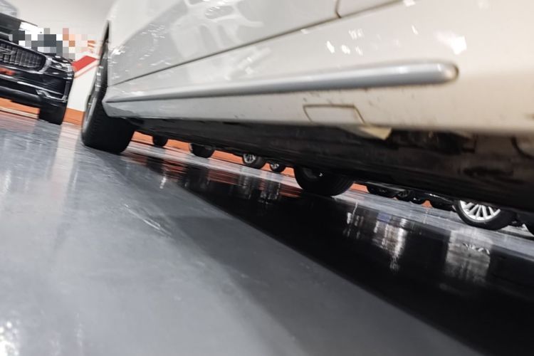 Used Mercedes-Benz C-Class 2021 C 260 L Sport Edition Right Side Sill