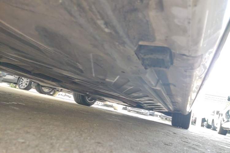 Used Mercedes-Benz C-Class 2021 C 260 L Sport Edition Star Collection Right Side Sill