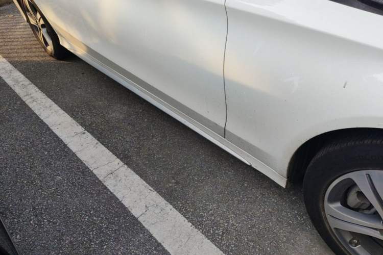 Used Mercedes-Benz C-Class 2021 C 260 L Sport Edition Right Side Sill