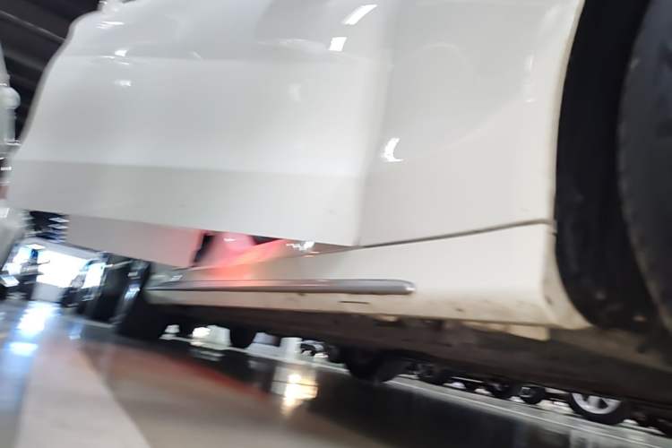 Used Mercedes-Benz C-Class 2021 C 260 L Sport Edition Right Side Sill