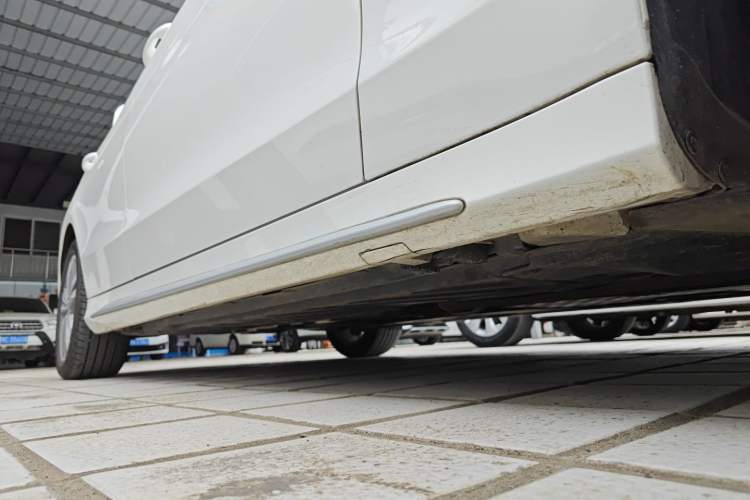 Used Mercedes-Benz C-Class 2021 C 200 L Fashion Edition Sport Version Right Side Sill