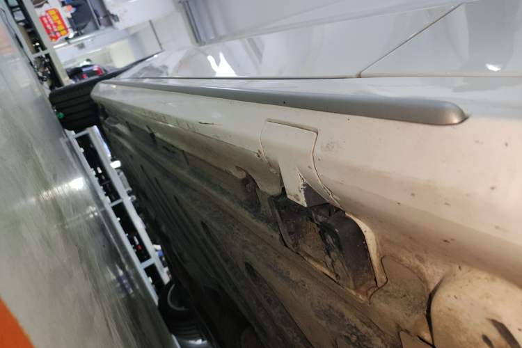Used Mercedes-Benz C-Class 2021 C 200 L Fashion Edition Sport Version Right Side Sill