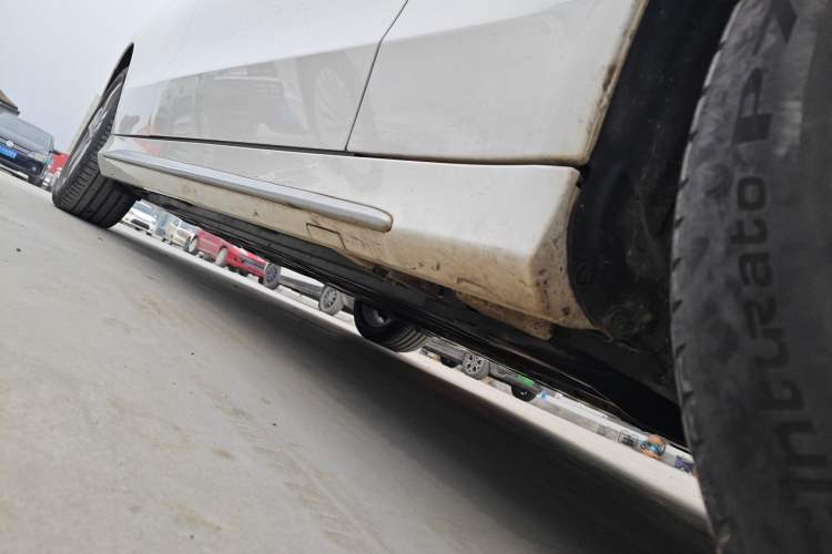 Used Mercedes-Benz C-Class 2021 C 260 L Sport Edition Right Side Sill