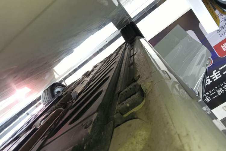 Used Mercedes-Benz C-Class 2021 C 260 L Sport Edition Right Side Sill