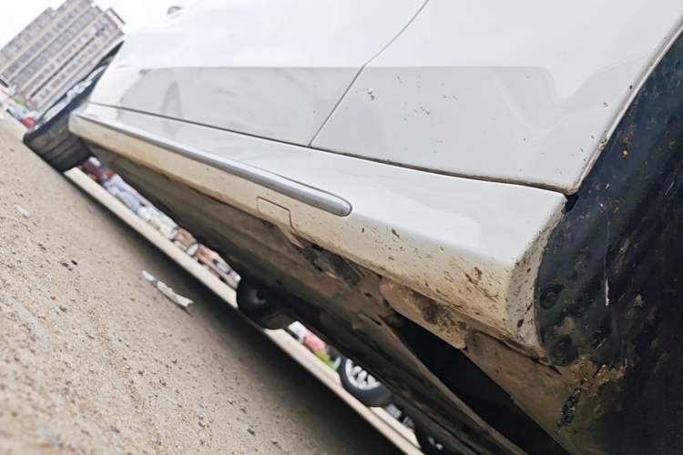 Used Mercedes-Benz C-Class 2021 C 260 L Sport Edition Right Side Sill