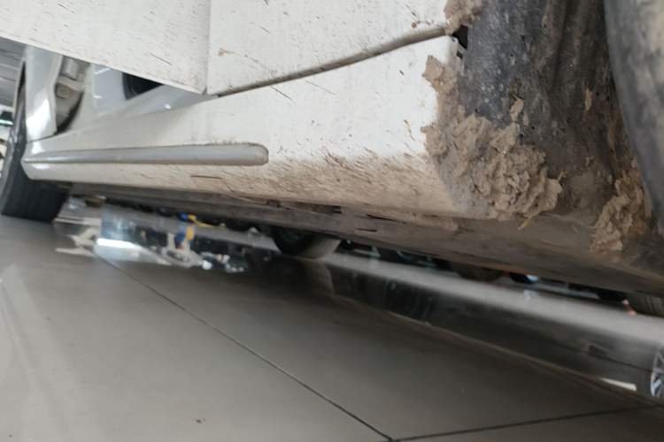 Used Mercedes-Benz C-Class 2021 C 260 L Sport Edition Right Side Sill