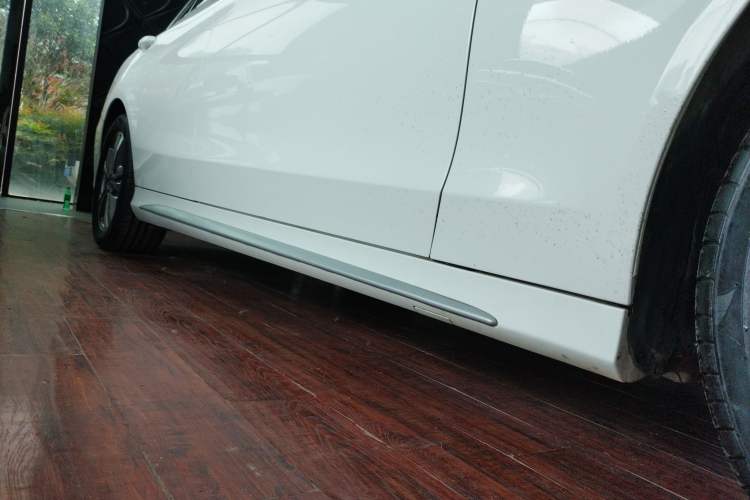 Used Mercedes-Benz C-Class 2021 C 200 L Fashion Edition Sport Version Right Side Sill