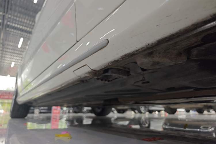 Used Mercedes-Benz C-Class 2021 C 200 L Fashion Edition Sport Version Right Side Sill