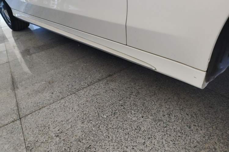 Used Mercedes-Benz C-Class 2021 C 200 L Fashion Edition Sport Version Right Side Sill