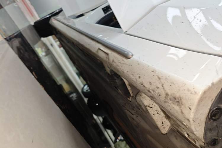 Used Mercedes-Benz C-Class 2021 C 260 L Sport Edition Right Side Sill