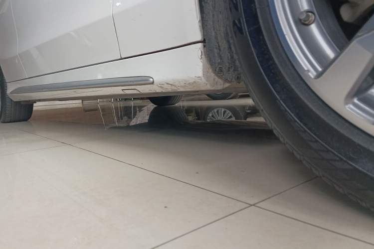 Used Mercedes-Benz C-Class 2021 C 200 L Fashion Edition Sport Version Right Side Sill