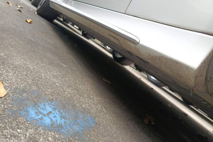 Used Mercedes-Benz C-Class 2021 C 260 L Sport Edition Star Collection Right Side Sill