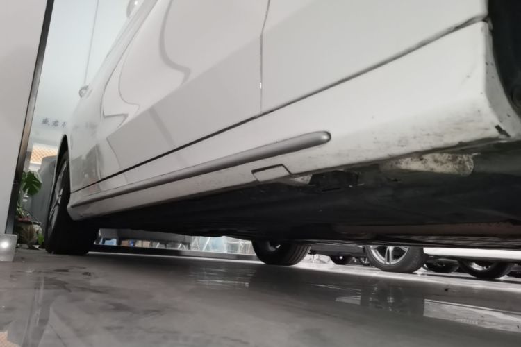 Used Mercedes-Benz C-Class 2021 C 260 L Sport Edition Right Side Sill