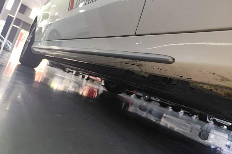 Used Mercedes-Benz C-Class 2021 C 200 L Fashion Edition Sport Version Right Side Sill