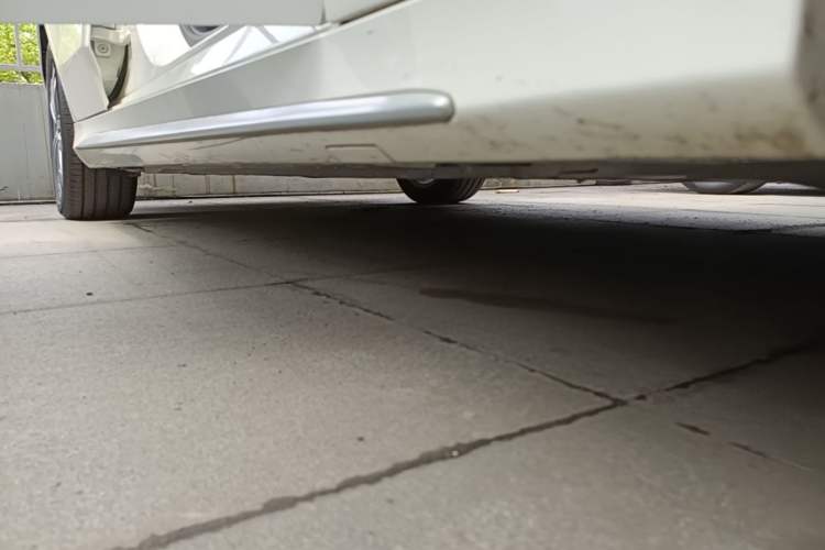 Used Mercedes-Benz C-Class 2021 C 200 L Fashion Edition Sport Version Right Side Sill