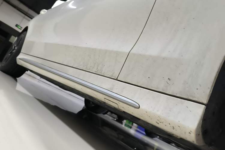 Used Mercedes-Benz C-Class 2021 C 260 L Sport Edition Star Collection Right Side Sill