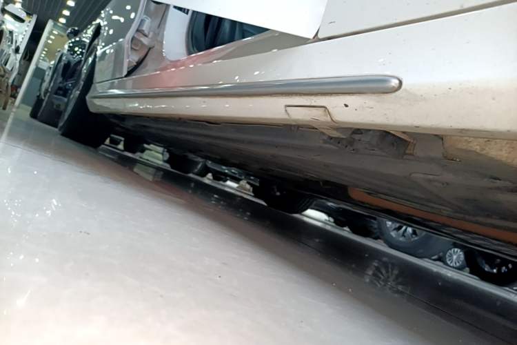 Used Mercedes-Benz C-Class 2021 C 260 L Sport Edition Right Side Sill