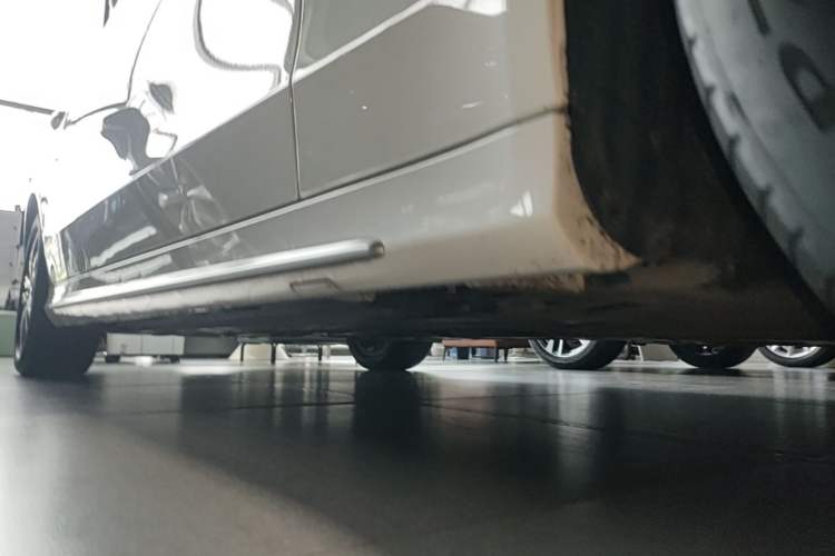 Used Mercedes-Benz C-Class 2021 C 200 L Fashion Edition Sport Version Right Side Sill
