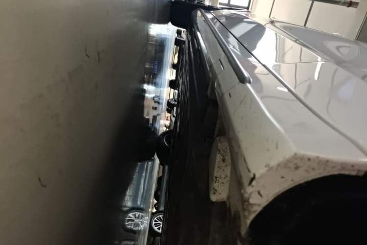 Used Mercedes-Benz C-Class 2021 C 200 L Fashion Edition Sport Version Right Side Sill