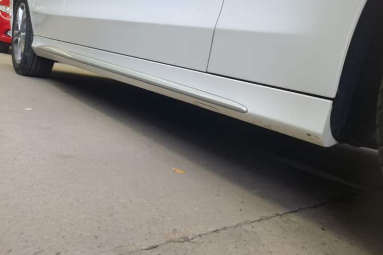 Used Mercedes-Benz C-Class 2021 C 260 L Sport Edition Right Side Sill
