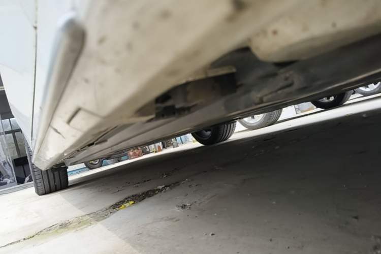 Used Mercedes-Benz C-Class 2021 C 260 L Sport Edition Star Collection Right Side Sill