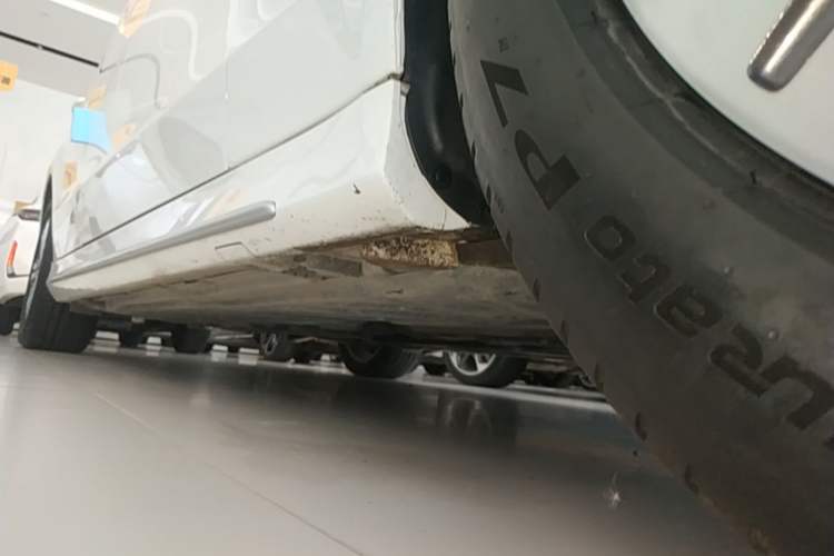 Used Mercedes-Benz C-Class 2021 C 260 L Sport Edition Right Side Sill