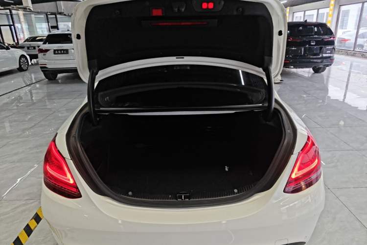 Used Mercedes-Benz C-Class 2021 C 200 L Fashion Edition Sport Version Trunk